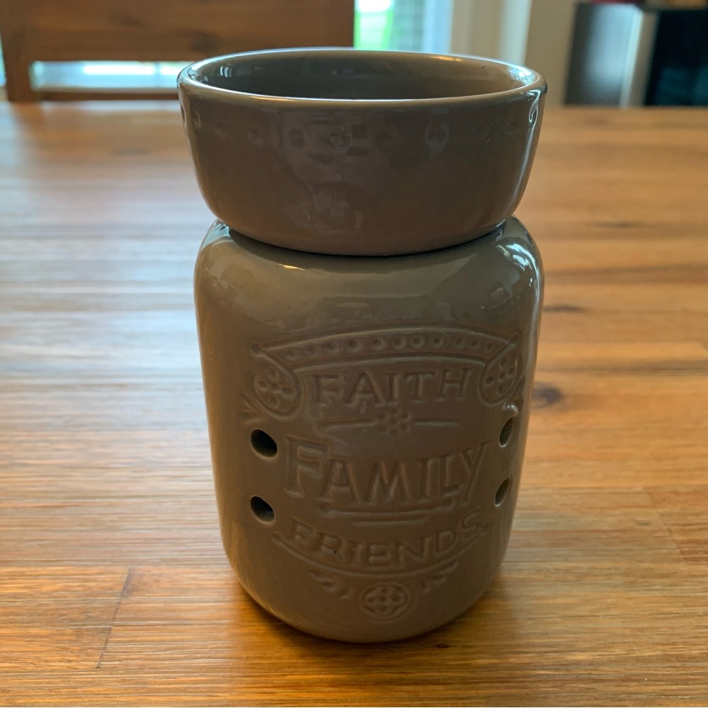 Faith family friends candle warmer